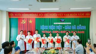 Bệnh viện Việt - Hàn Đà Nẵng công bố quyết định bổ nhiệm Phó Trưởng khoa và Điều dưỡng trưởng khoa